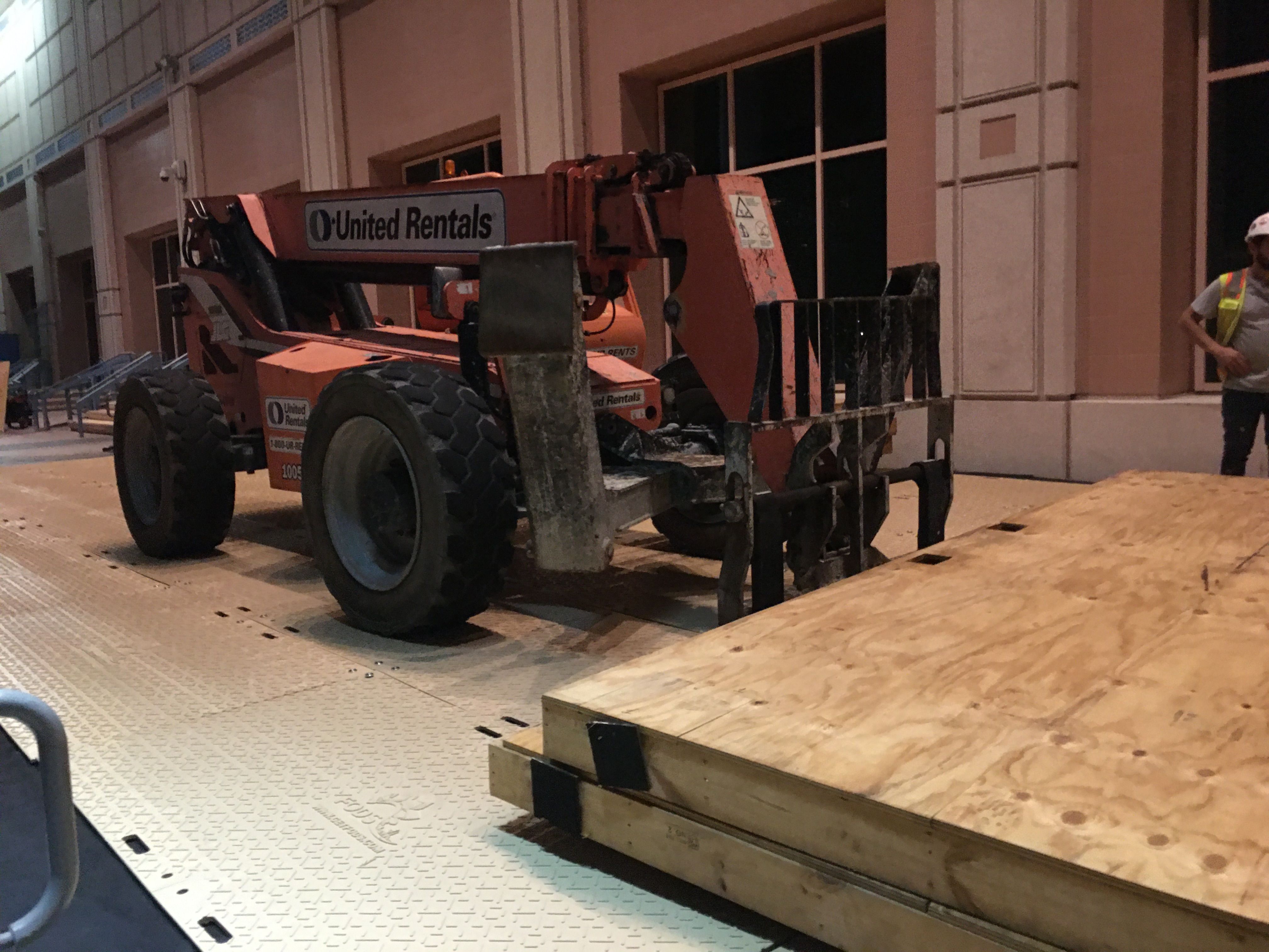 Equipment On Ground Protection Mats Tampa Convention Center Project