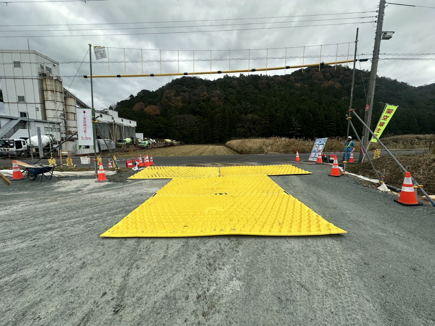 Maizuru Wakasa Expressway Tunnel Project FODS Trackout Control Mats Reusable Rockless Construction Entrance FODS Trackout Control Mat Japan1