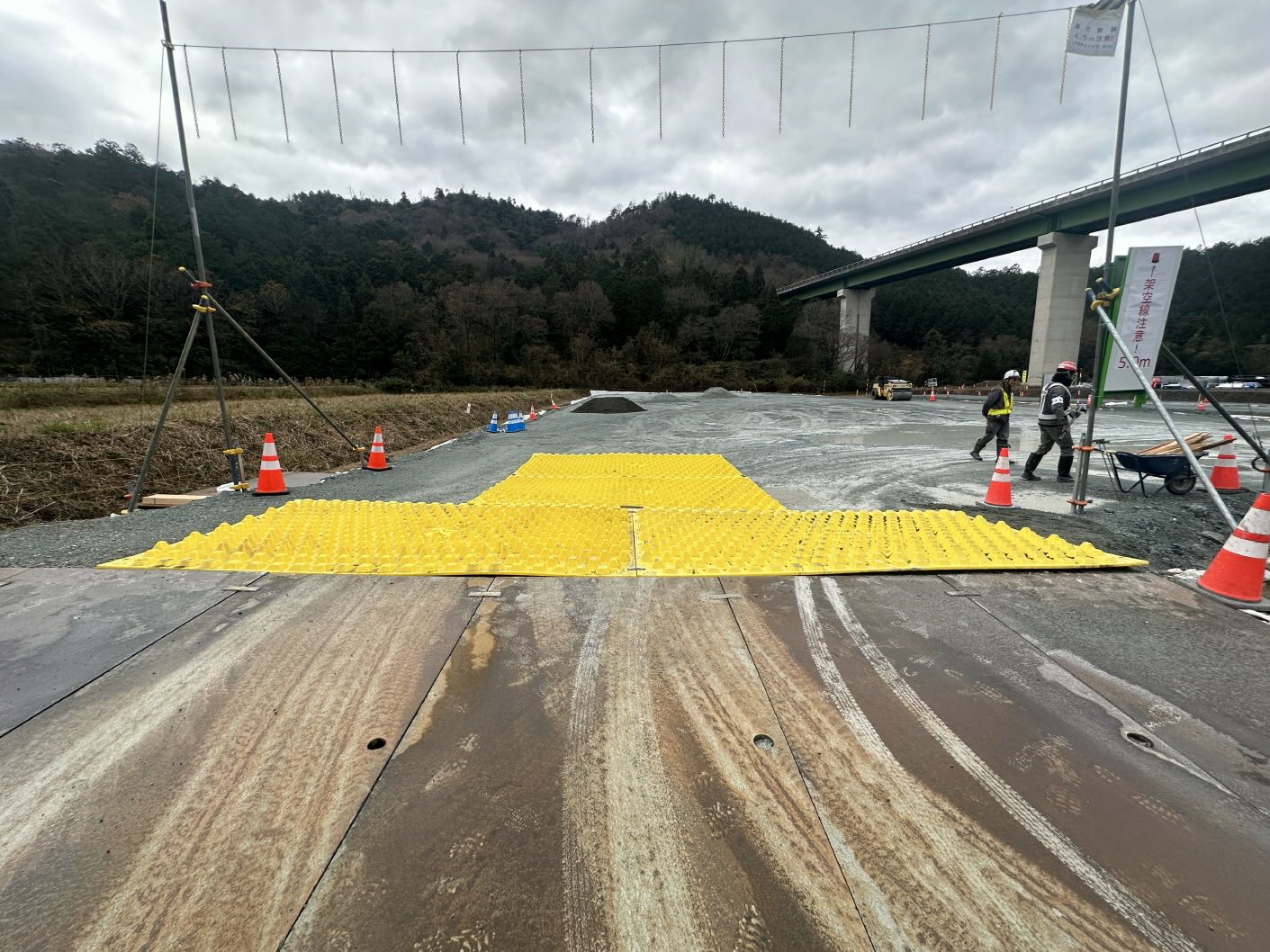 Maizuru Wakasa Expressway Tunnel Project FODS Trackout Control Mats Reusable Rockless Construction Entrance FODS Trackout Control Mat Japan4